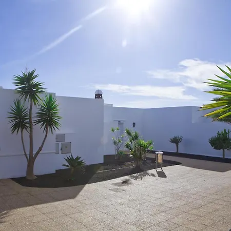Apart Otel Livvo Coloradamar Playa Blanca
